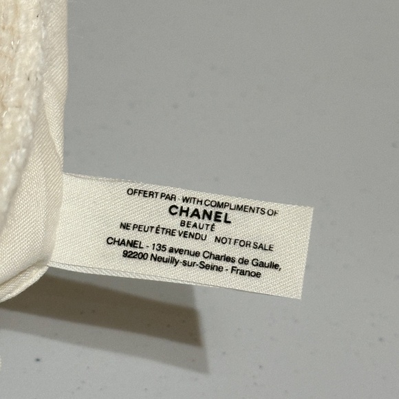 New CHANEL Beauty Cosmetic Bag VIP Gift - Picture 6 of 11